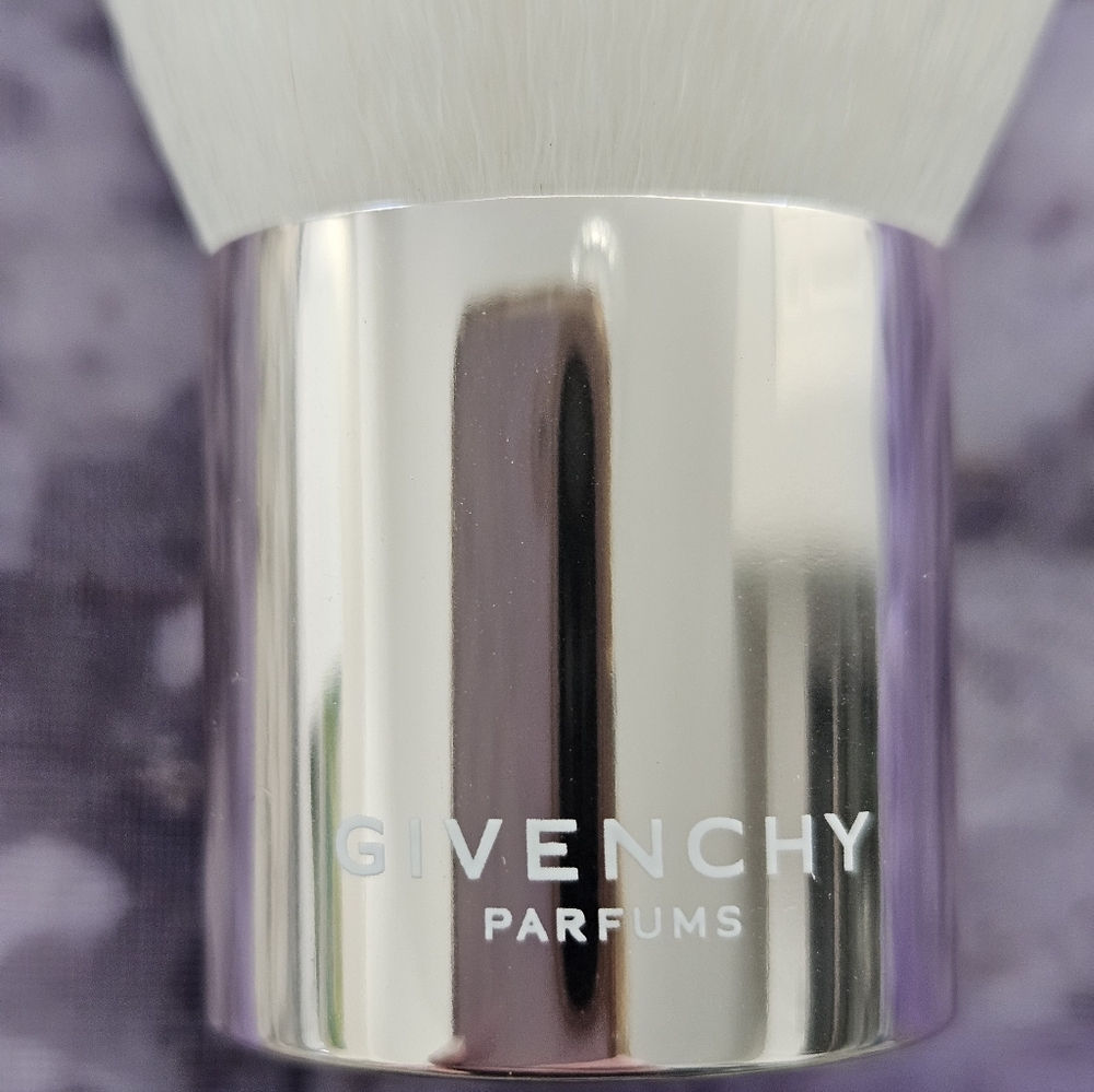 Beauty Bundle!! - Picture 8 of 8